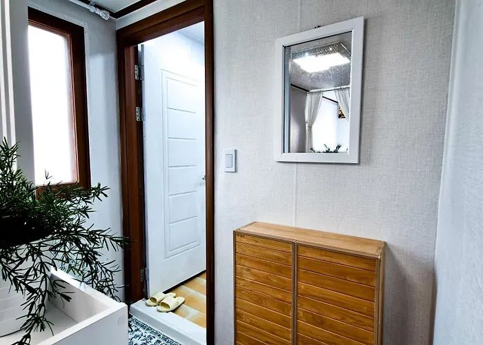 Seoulstayon Blue Door Loft * Seoul