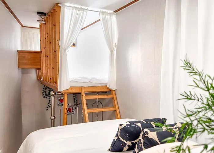 Villa Seoulstayon Blue Door Loft *